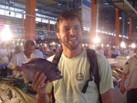 Fazendo amizades no mercado, em Manaus